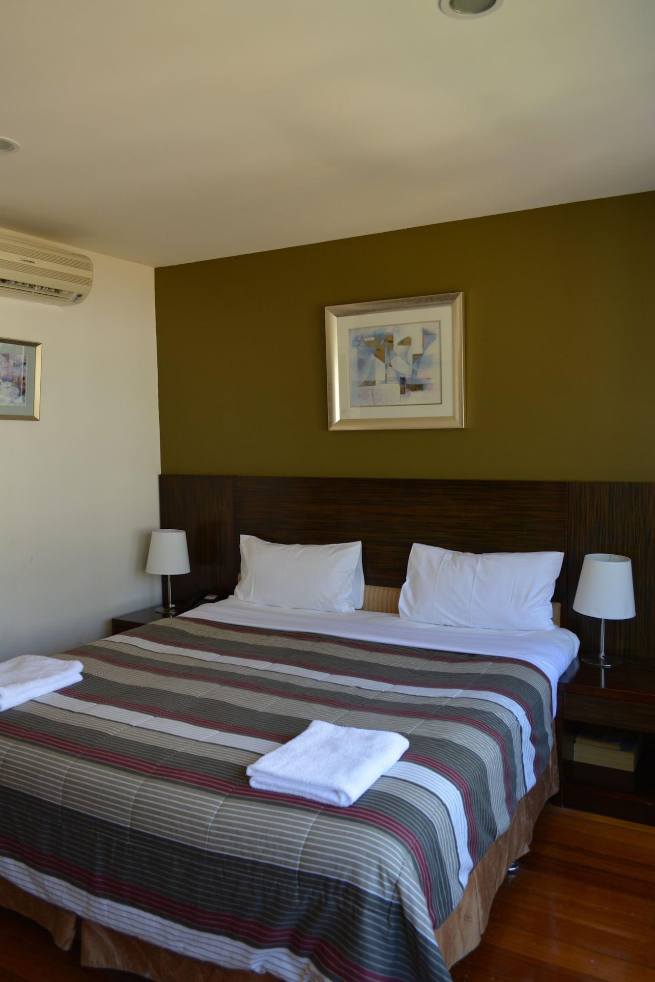 Yti Garden Hotel Melbourne Exterior photo